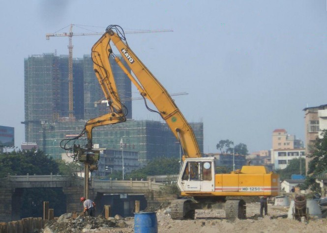 挖機(jī)打樁臂改裝、打樁臂改裝、打樁臂挖機(jī)