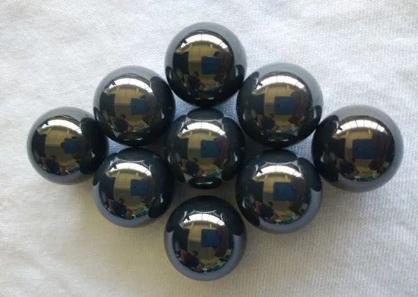 【新德隆】氮化硅陶瓷球的特點(diǎn)及應(yīng)用